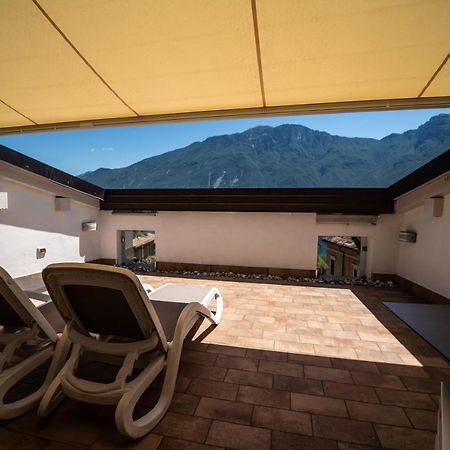 Garni Gianmartin Hotell Limone sul Garda Exteriör bild