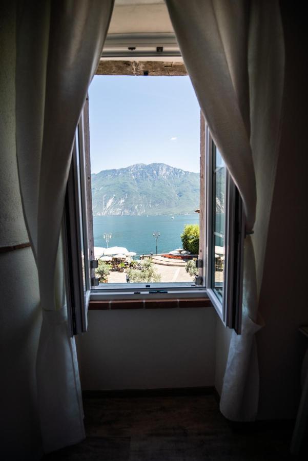 Garni Gianmartin Hotell Limone sul Garda Exteriör bild