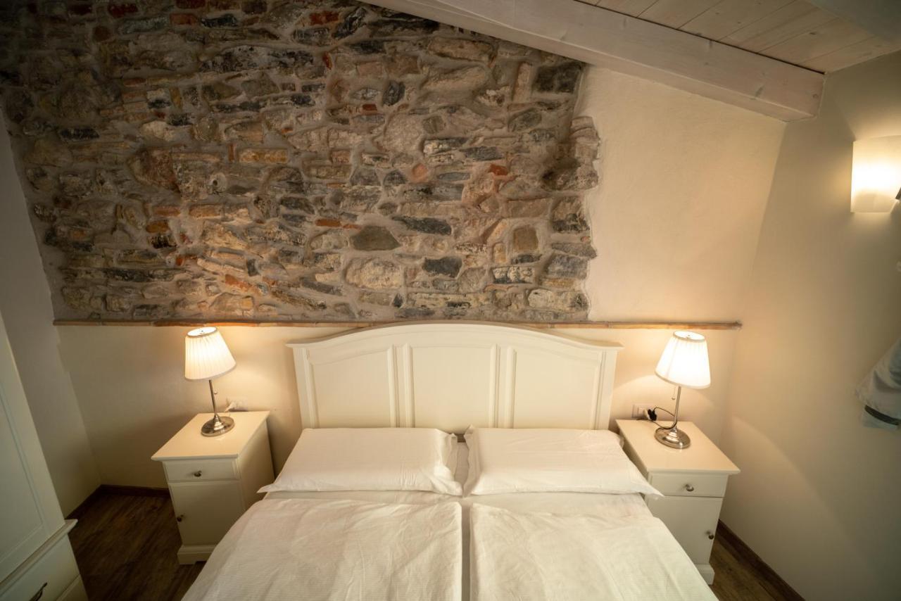 Garni Gianmartin Hotell Limone sul Garda Exteriör bild