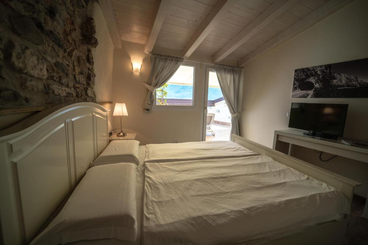 Garni Gianmartin Hotell Limone sul Garda Exteriör bild