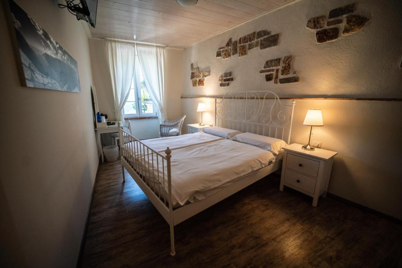 Garni Gianmartin Hotell Limone sul Garda Exteriör bild