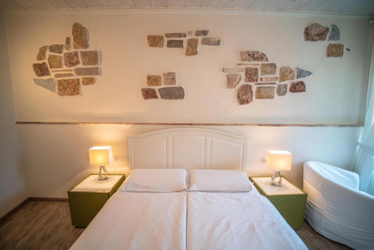 Garni Gianmartin Hotell Limone sul Garda Exteriör bild