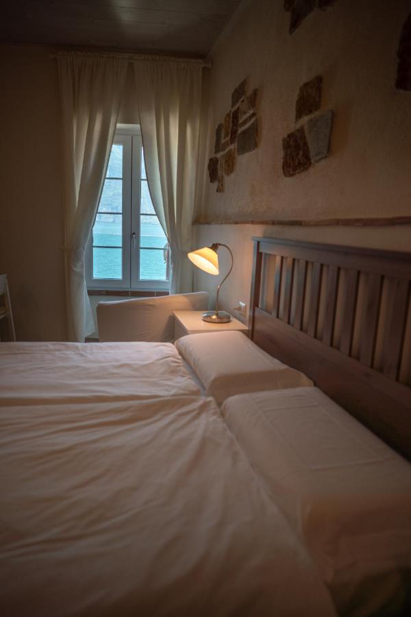 Garni Gianmartin Hotell Limone sul Garda Exteriör bild