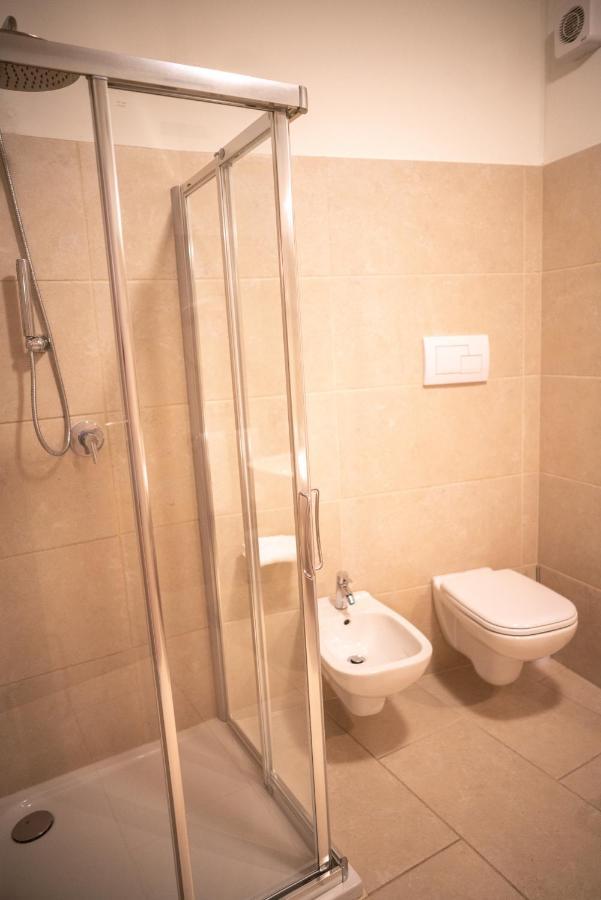 Garni Gianmartin Hotell Limone sul Garda Exteriör bild