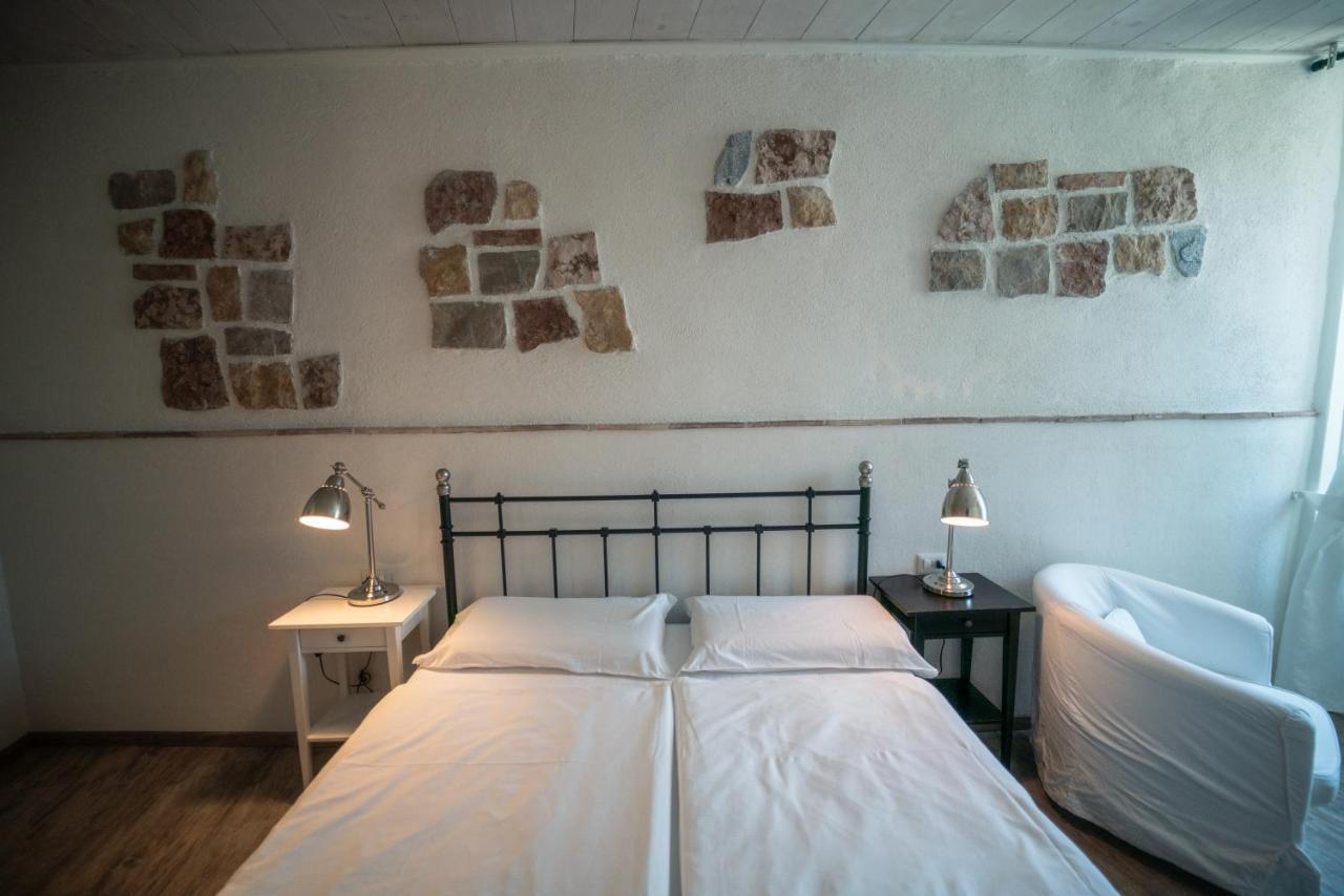 Garni Gianmartin Hotell Limone sul Garda Exteriör bild
