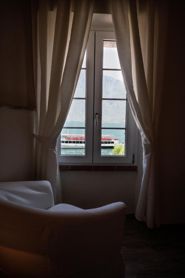Garni Gianmartin Hotell Limone sul Garda Exteriör bild