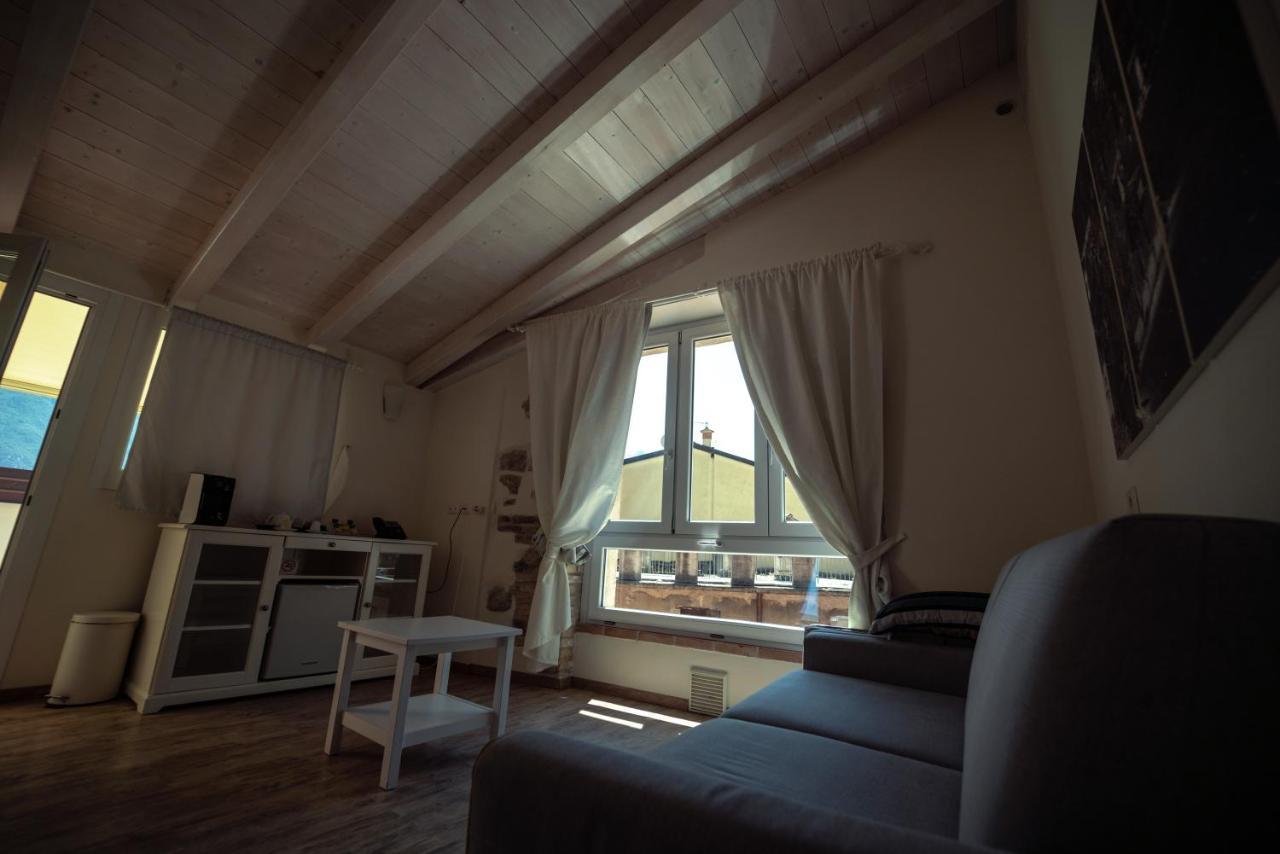 Garni Gianmartin Hotell Limone sul Garda Exteriör bild