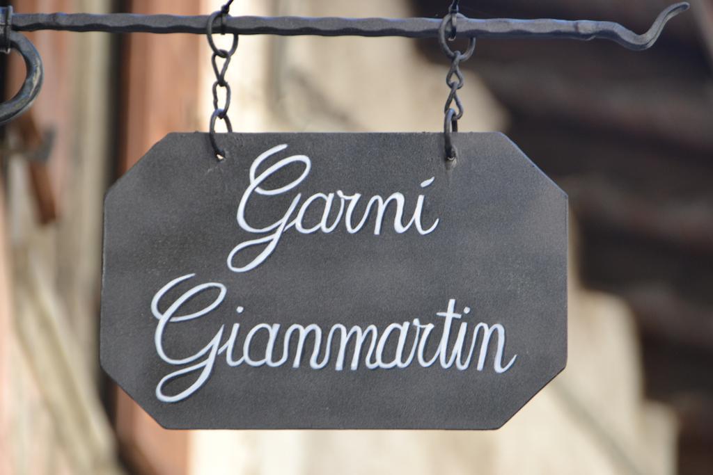 Garni Gianmartin Hotell Limone sul Garda Exteriör bild