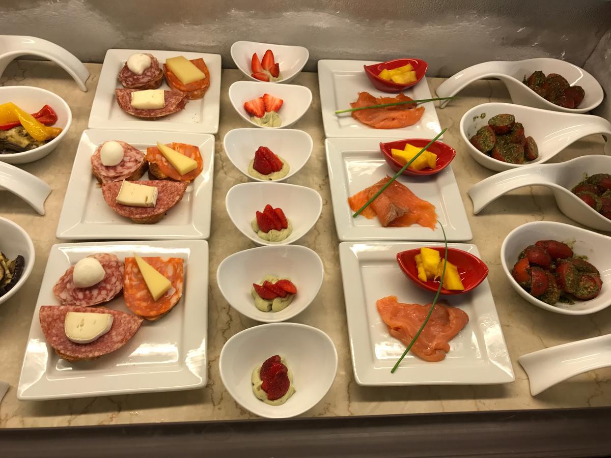 Garni Gianmartin Hotell Limone sul Garda Exteriör bild